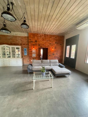 Amplia, moderna y tranquila casa de verano